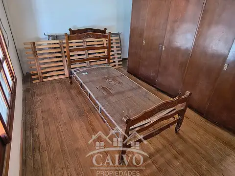 Casa 7 ambientes con 2 baños