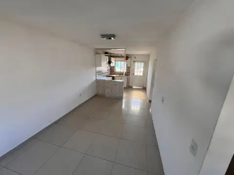 Departamento en Alquiler en Monte Grande, $ 900.000
