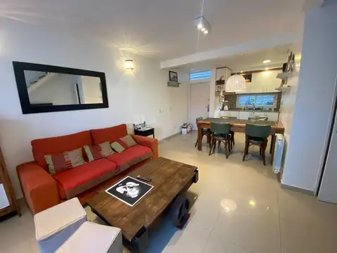Depto Tipo Casa en Alquiler de 2 dormitorios