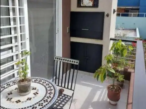 Depto Tipo Casa en Alquiler con 1 cocheras
