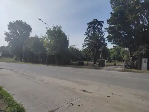 Fracción Comercial 3656 m² sobre Ruta 8 Km 75: 37m