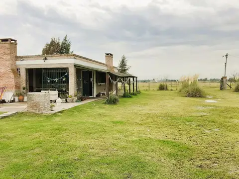 CASA QUINTA GUERNICA VENTA EN CAMPO  CON PILETA