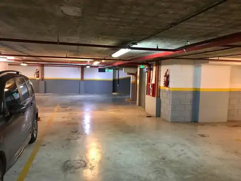 Cochera fija y Baulera en Venta en Villa Urquiza