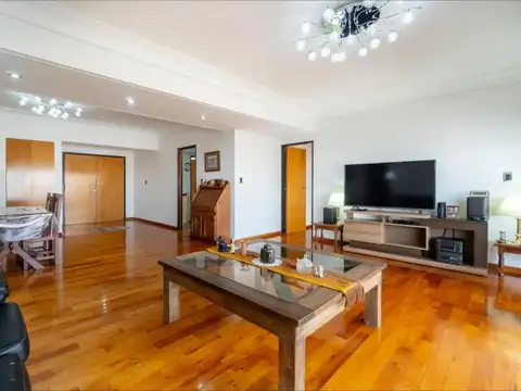 Departamento 5 ambientes con 2 baños