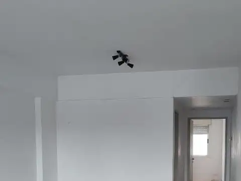 Avellaneda y H. Pueyrredon 2 ambientes 2 baños Moderno