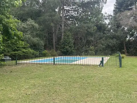 Casa 6 ambientes con 2 baños