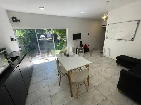 462 entre Camino Centenario y 12 b , Piso 0