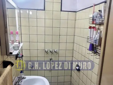 PH 3 AMB CON PATIO C/PARRILLA, COCINA, LIVING, COMEDOR, Y BALCON. SIN EXPENSAS