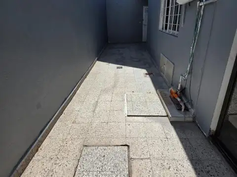 Depto Tipo Casa en Alquiler en Banfield, $ 750.000