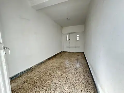 PH 3 AMB. CON PATIO Y COCHERA.