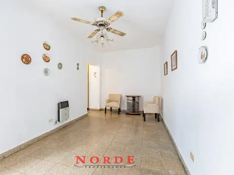 Depto Tipo Casa en Venta 40 años