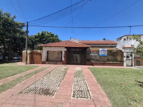ROSARIO - B° ALBERDI - CASA CON PISCINA