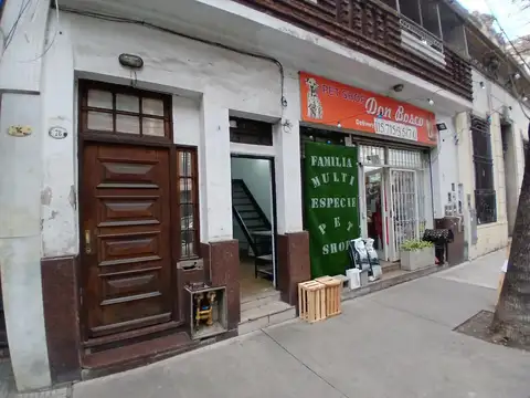 EXCELENTE LOCAL A LA CALLE C/ENT. PISO.A MTS DE AV.RIVADAVIA