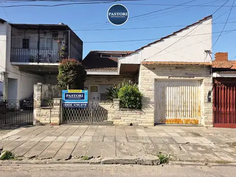 VENTA DE CHALET MULTIFAMILIAR EN OLIVOS
