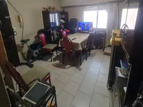 Depto Tipo Casa 4 ambientes con 2 baños