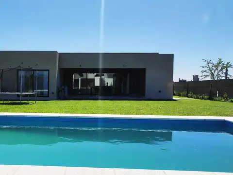 Casa en Alquiler Temporal en San Sebastián, USD 1.700