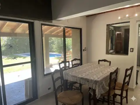 Casa 4 ambientes con 2 baños
