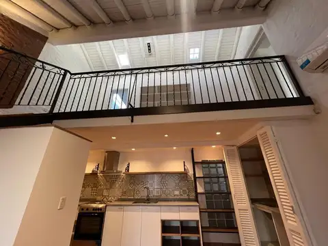 Casa 9 ambientes con 2 baños