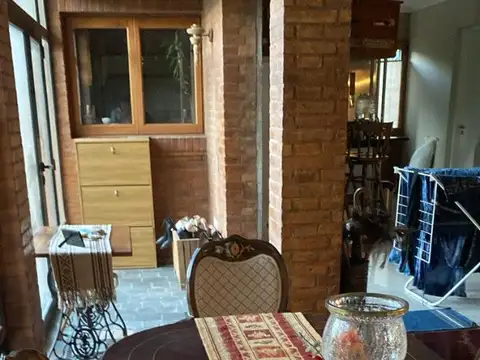 Casa 5 ambientes con 4 baños