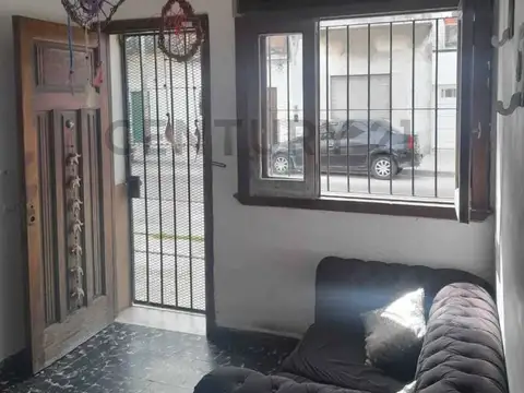 Lomas Valentina 400, Piso 0