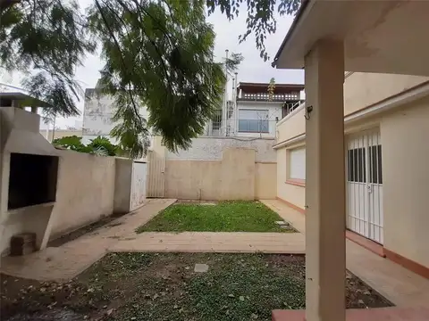 Depto Tipo Casa en Alquiler de 1 dormitorio