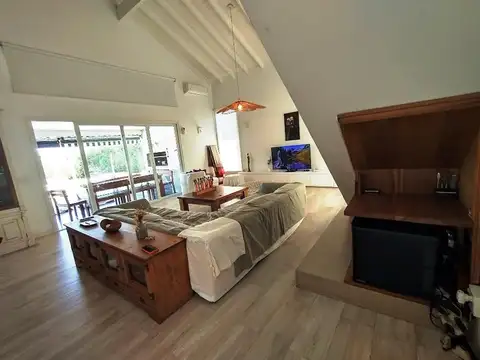 Casa 4 ambientes con 3 baños