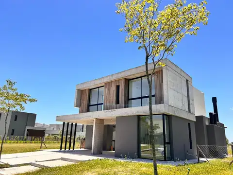 Casa en Venta en Puertos - Riberas, USD 365.000