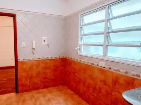 Departamento en Alquiler en Parque Chacabuco, $ 700.000