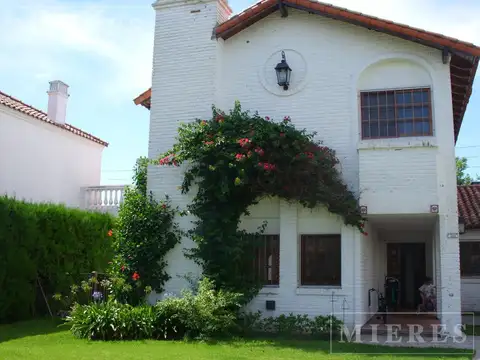 Casa en venta apto credito  en Aranjuez  en Ingeniero Maschwitz