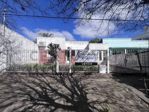 Casa a demoler/reciclar  134 e/ 60 y 61 Los Hornos