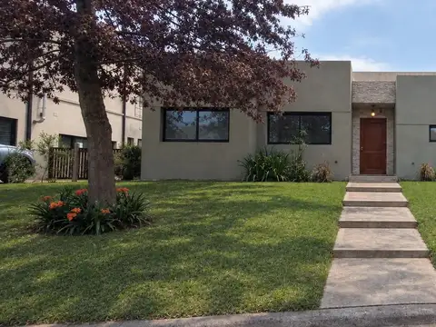 CASA EN SANTA GUADALUPE