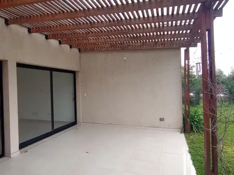 Casa en Alquiler de 4 dormitorios