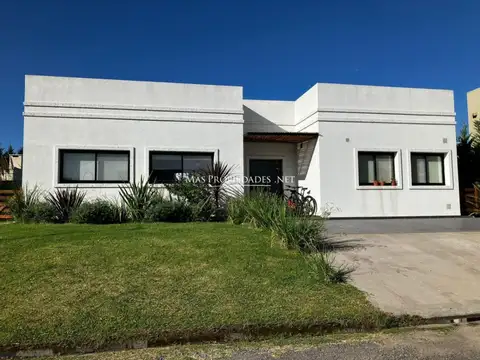 Alquiler Casa en Cruz del sur 3 Dormitorios Canning 100