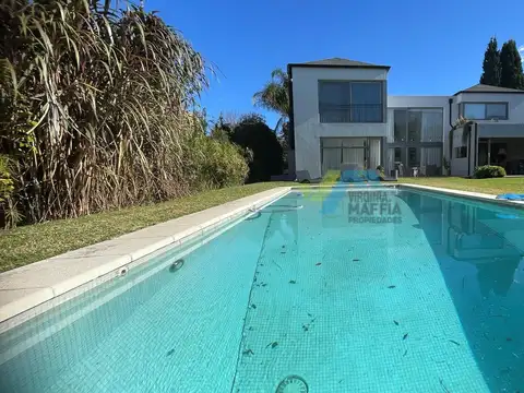Casa en Alquiler en Pilar del Este - Los Jazmines, USD 3.200
