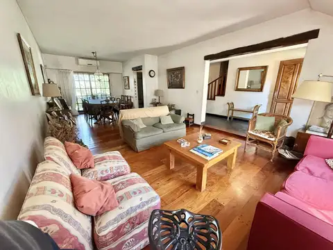 Casa 4 ambientes con 3 baños