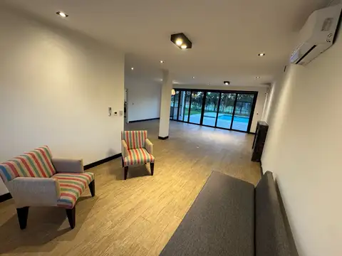 Casa 7 ambientes con 4 baños