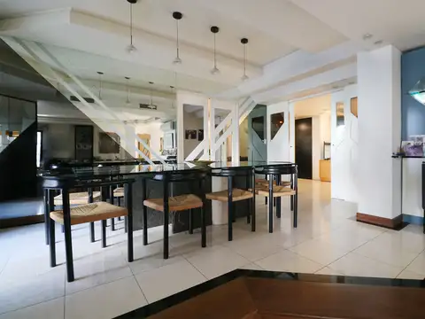 Departamento 6 ambientes con 4 baños