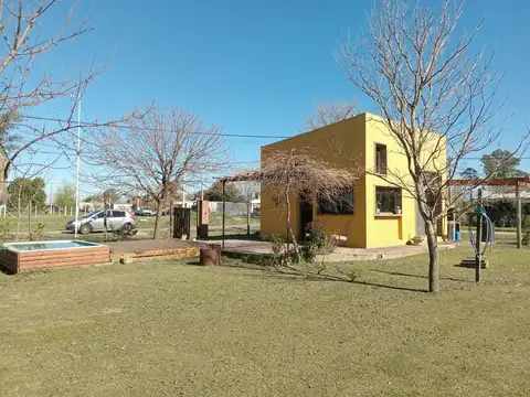 Venta casa tipo loft de 1 dormitorio con pileta en Andino