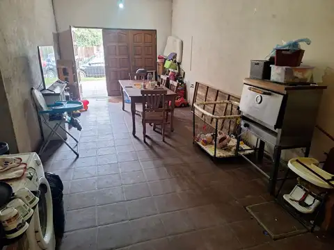 Casa 4 ambientes con 1 baño