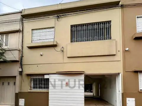 Luminosa casa en Barrio Cofico