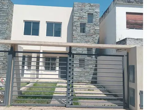 EXCELENTE DUPLEX DE 4 AMBIENTES EN ITUZAINGO NORTE