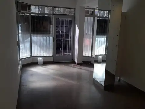 Local en Alquiler en Villa del Parque, $ 500.000