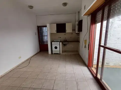 CASA A LA VENTA. IDEAL USO PROFESIONAL EN BARRIO ECHESORTU