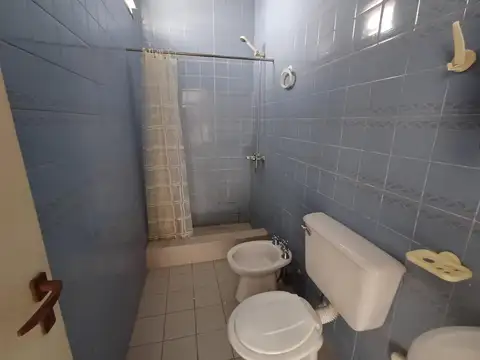 Casa 9 ambientes con 8 baños