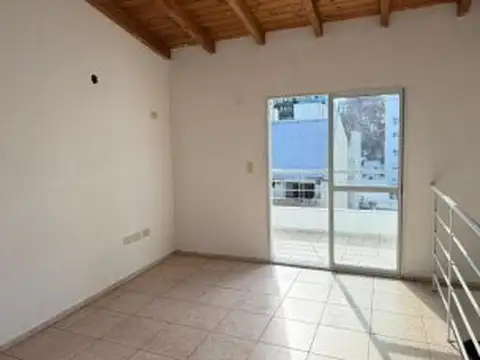 Amplio dúplex de 1 dormitorio