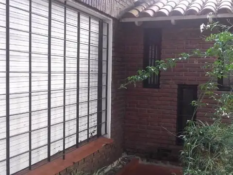 Casa en Venta en Castelar Sur, USD 220.000