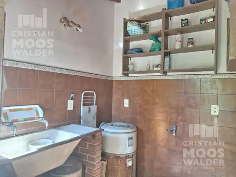 Casa 6 ambientes con 2 baños