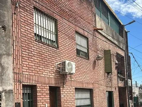 PH en venta . Ideal inversor zona estratégica. 