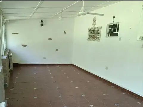 Casa en Venta con 3 cocheras