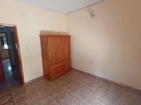 Casa en Alquiler con 2 cocheras